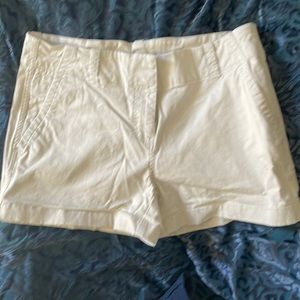 Vineyard vines shorts size 4